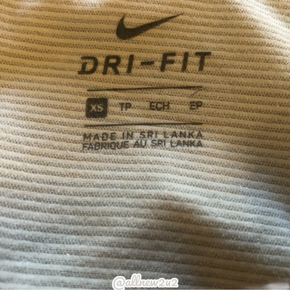 Nike Dri-Fit Women's Cream Long Sleeve Top Sz XS •Multiwinner Host Pick - Picture 8 of 11